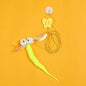 Jouet interactif pour chats suspendu avec plumes et balles en polyester